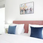 Amazing 3 Bhk Villa 25 Minutes From The Expo