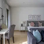 Higuests - Charming Studio With Balcony, Minutes To The Beach