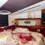 Luxury Yacht 55 feet