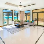 Fam Living - Palm Jumeirah - Beach Villas With Private Pool