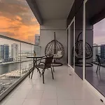 Turquoise - Downtown Dubai 1 Bedroom Apartment Business Bay - Canal View