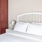 Cozy Villa With Private Garden & Bbq