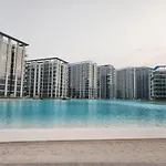 Vogue Lagoon District One Residence