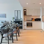 Sleeps 8 Burj Views Direct Dubai Mall Access