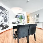 Contemporary 1Br At Marina Terrace Tower Dubai Marina By Deluxe Holiday Homes