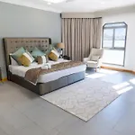 Fam Living - Palm Jumeirah - Beach Villas With Private Pool