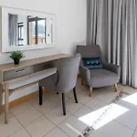 Fam Living - Palm Jumeirah - Beach Villas With Private Pool