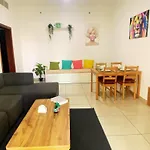 Lovely Dubai Marina Apt - Partial Sea View
