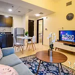 Rare Holiday Homes - Modern Style - Close To V Hotel - Serene Community - Summer 2 - R229 - Jvc