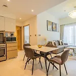 Downtown Decadence : A 1Br Urban Sanctuary