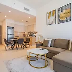Downtown Decadence : A 1Br Urban Sanctuary
