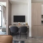 Frank Porter - Majestique Residence 2