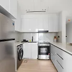 Stonetree - Brand New - Modern Apartment