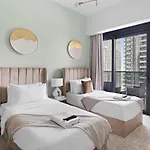 Vibrant 3Bdr Plus 1 Guest Room In Downtown With Burj Khalifa View
