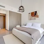 High Floor Stunning Location Canal View