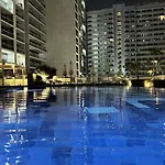 Burj Khalifa And Canal Views - Luxury Apartments For Rent In Dubai Business Bay