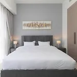 Posh 1Br - High End Furnishings Near Burj Khalifa 606