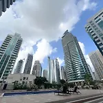 Spacious 2 Bed Apt At Marina High Floor