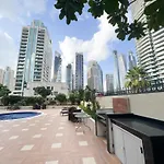 Spacious 2 Bed Apt At Marina High Floor
