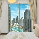 Burj Khalifa Bliss I 4 Bedroom Apartments I Burj Khalifa & Fountain Views I Free Gym, Pool, Parking, Wi-Fi And Ps5 I By Skyline Serenity