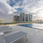 Modern Aesthetic 1-Bedroom Apartment In Dubai Hills