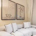 Chic 1Br In Binghatti Corner, Jvc By Deluxe Holiday Homes