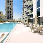 Chic 1Br In Binghatti Corner, Jvc By Deluxe Holiday Homes