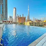 Lavish Saafe House With Full Burj Khalifa View From All Rooms - Amazing Balcony Setup - Infinity Pool - Near Dubai Mall Downtown