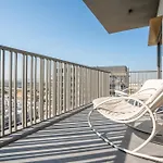Modern 1-Bedroom Retreat In Mbr City