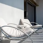 Modern 1-Bedroom Retreat In Mbr City