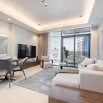 Outstanding Flat In Nobles Tower Perfect For 2