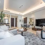 Outstanding Flat In Nobles Tower Perfect For 2