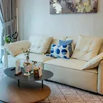 Urban Dreams - Brand New Boutique Apartments Burj Royale - Burj Khalifa & Dubai Mall