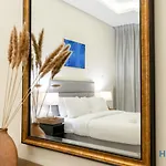 2Br Cozy Elegant 3 Min To Beach Dubai Marina