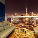 Burj Khalifa View - Amazing Oasis Pool - 1400 Sqft