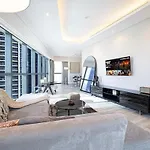 Burj Khalifa View - Amazing Oasis Pool - 1400 Sqft