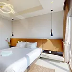 Paramount Hotel Midtown 2Br Flat With City View