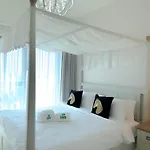 Ina Homes - Burj Royal 1 Bedroom Stylish Apartment