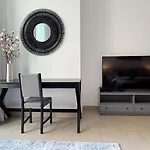 Luxury Sea View Studio In Dubai Marina