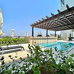 50 Shades Of Grey Luxury Apartment Near Beach