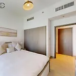 Luxurious 1Br Apartment With Creek View