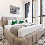 Luxurious Furnishing Direct Access To Dubai Mall