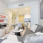 Stunning 2Br With Amazing Views In Business Bay