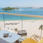 Shoreline Beachfront Apartment With Full Sea View And Pool Palm Jumeirah