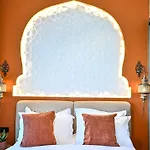 Luxurious One Bed Near Dubai Mall With Burj And Canal View