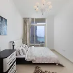 Vayk - Spacious One Bedroom Apartment