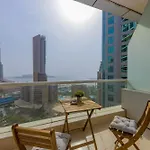 Vayk - Spacious One Bedroom Apartment