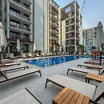 Elegant 1Br With Pool, Gym Access And Kid\'S Play Area