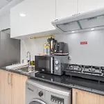 Stay In Alexis Tower\'S Stunning Studio And Sleeps 2