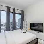 Stay In Alexis Tower\'S Stunning Studio And Sleeps 2